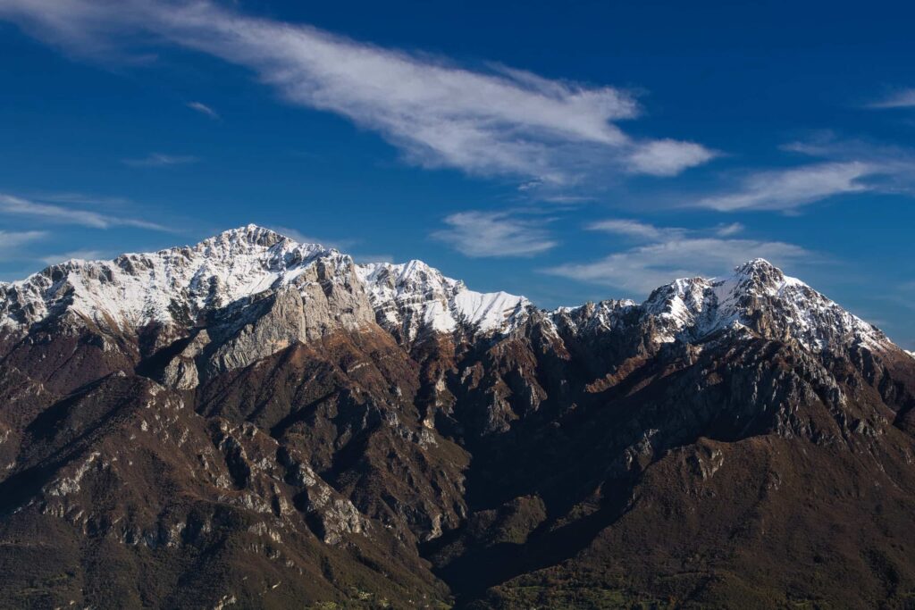 Grigna e Grignetta con cime innevate