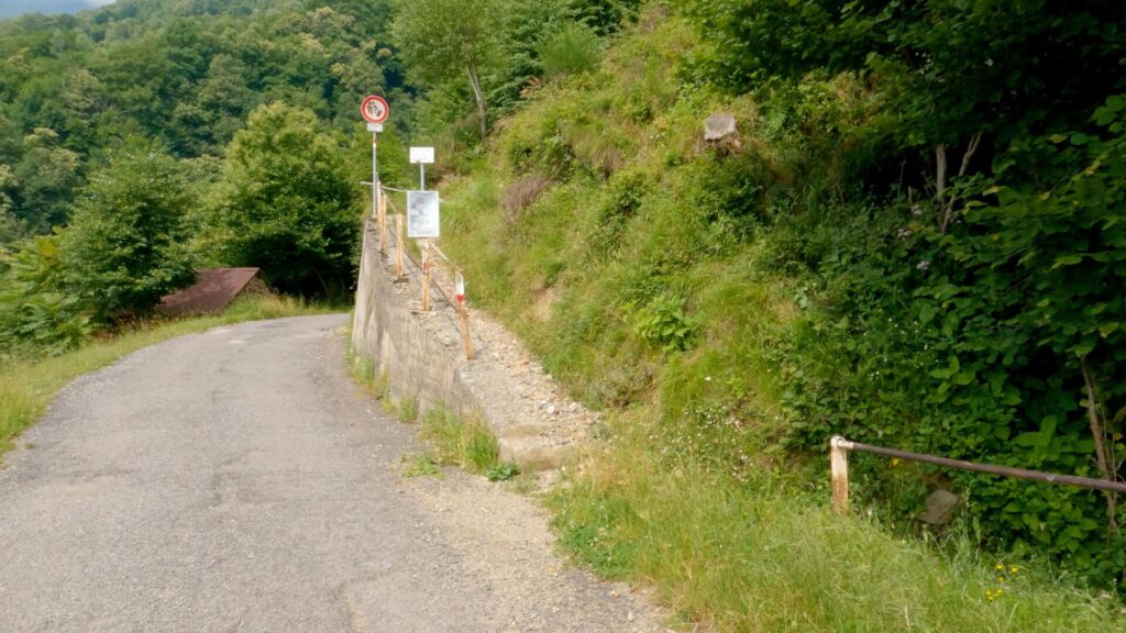 Sentiero per Chiesetta San Bernardo