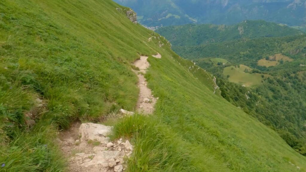 Sentiero in discesa Monte Due Mani