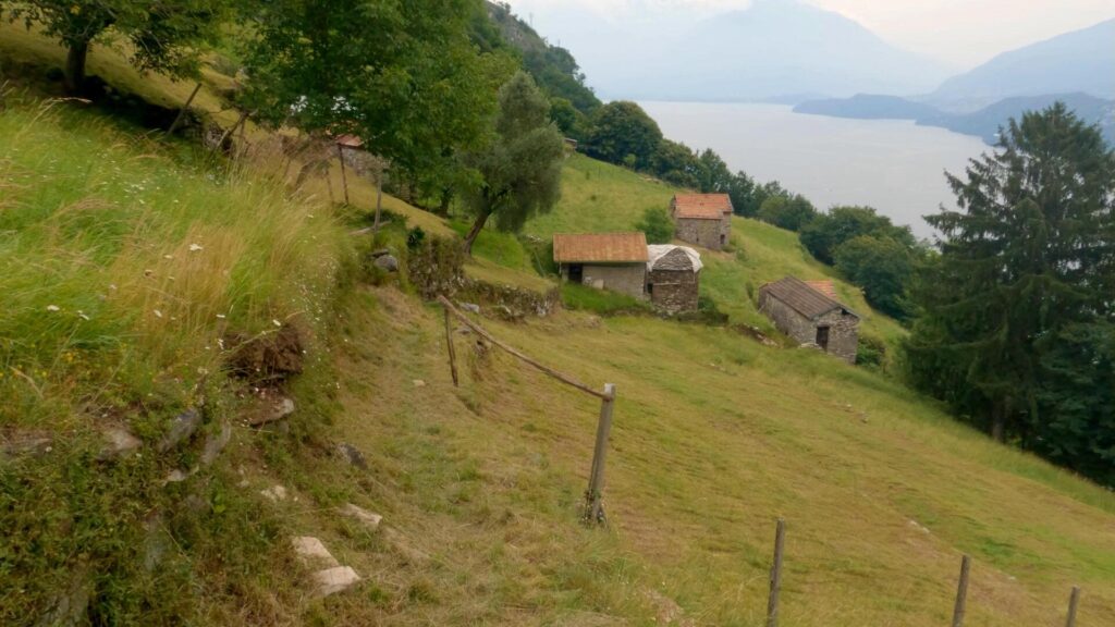 Sentiero in discesa per Chiesetta San Bernardo