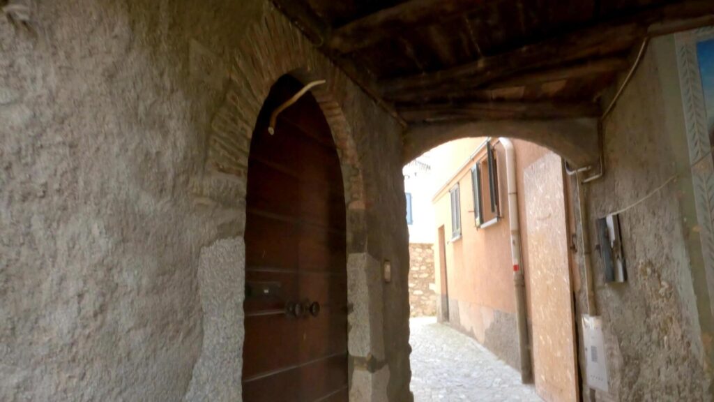 Sentiero per Chiesetta San Bernardo