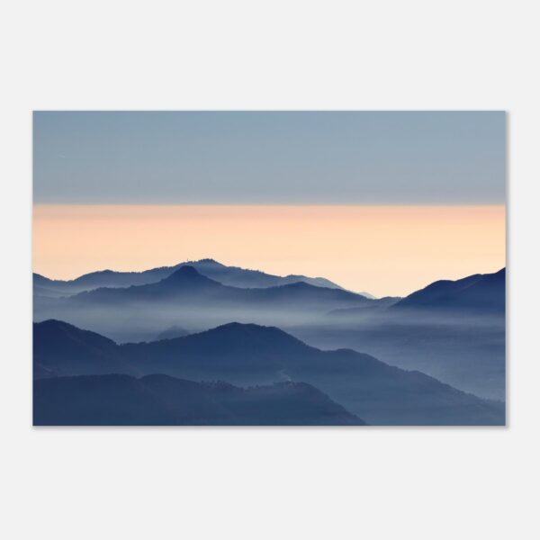 Fine art montagne con foschia