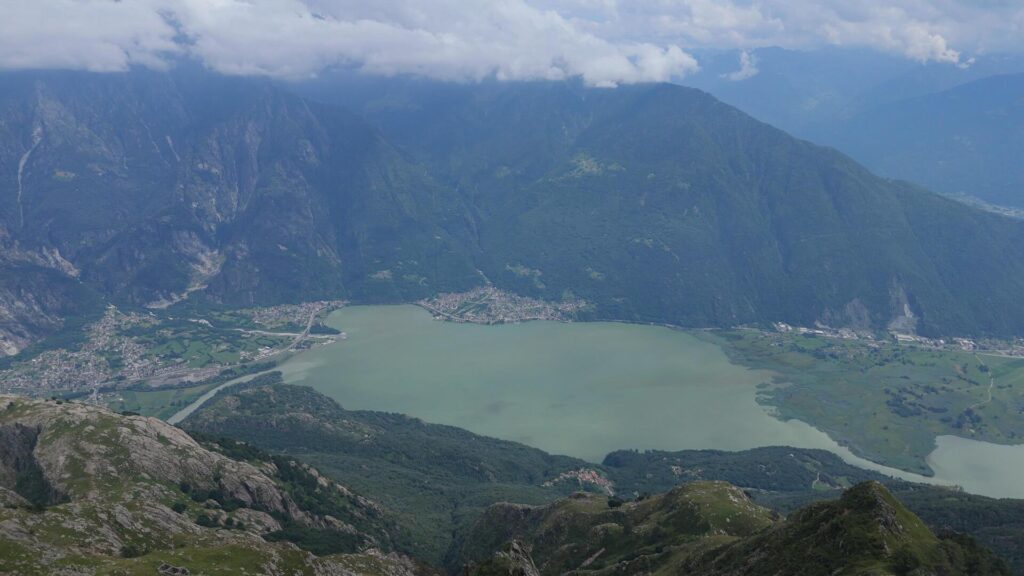 Lago di Novate Mezzola dal Monte Berlinghera