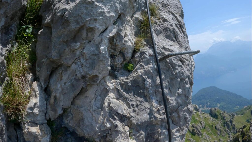 pioli e catena via ferrata Monte Grona