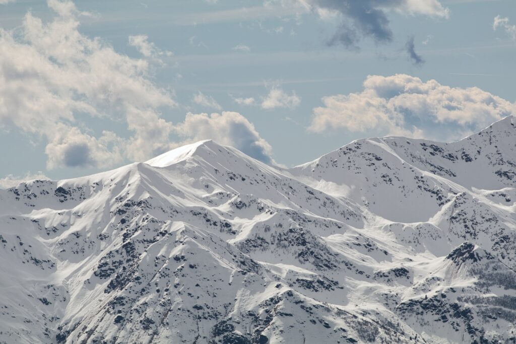 cime innevate dal Monte Berlinghera