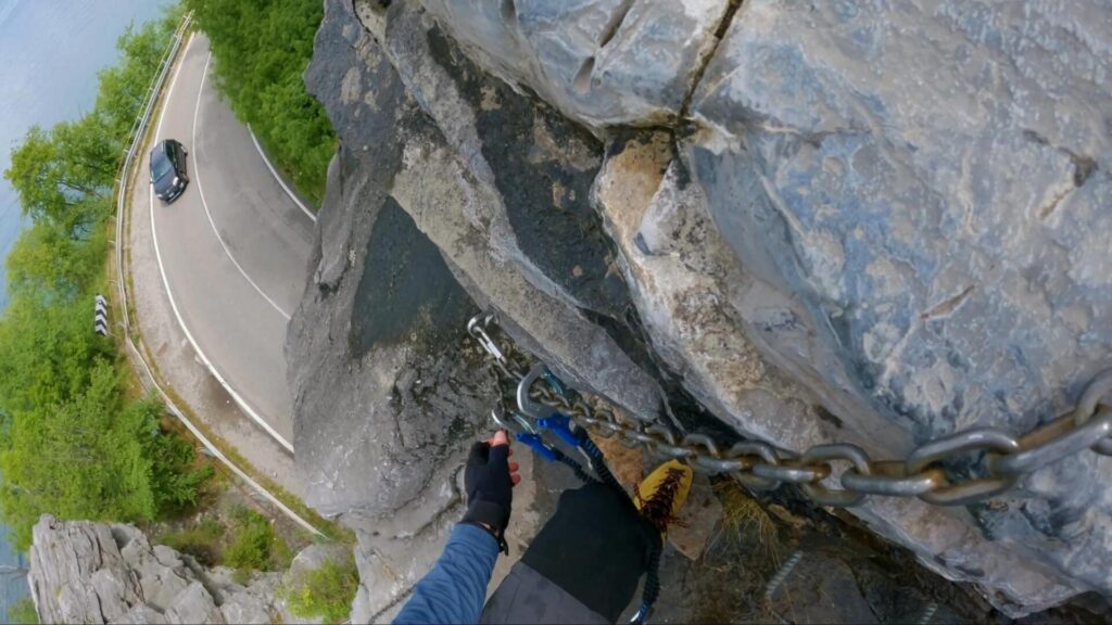 Sentiero attrezzato discesa Ferrata Galleria di Morcate