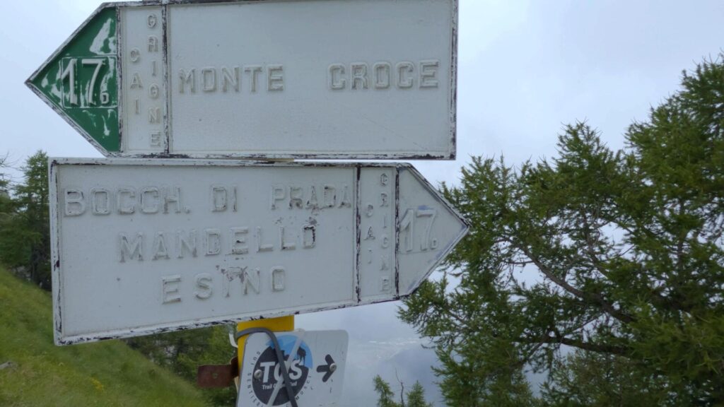 Cartelli cai con indicazioni