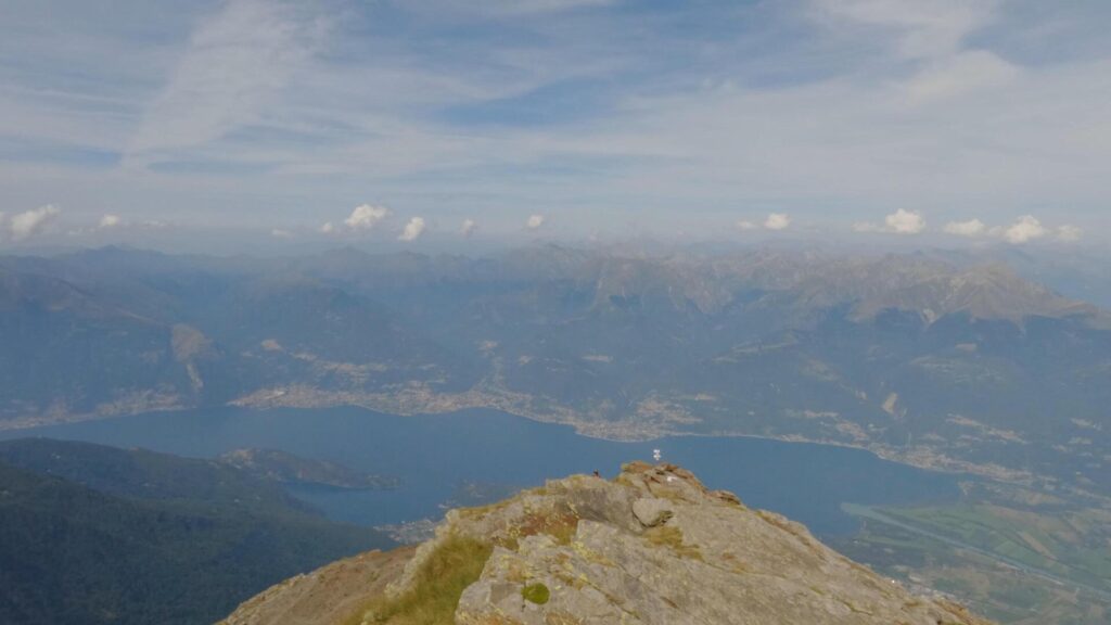 panorama dalla discesa dal Legnone
