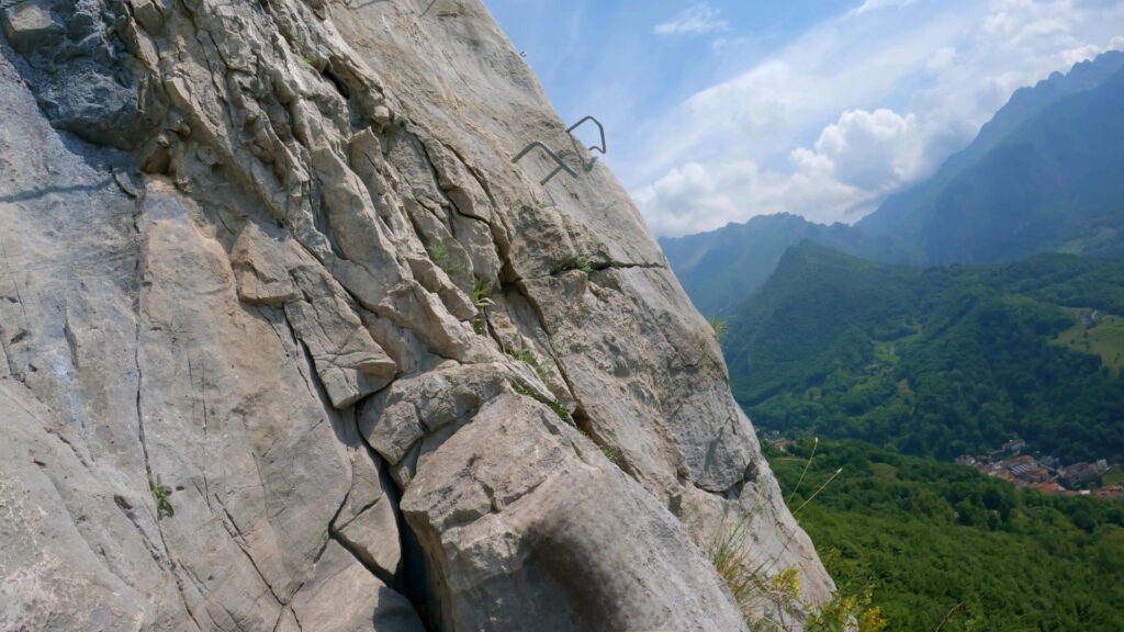 pioli esposti via ferrata del Medale