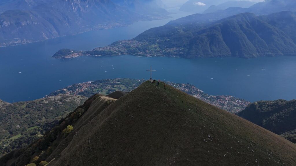 Croce di vetta e panorama Monte Crocione