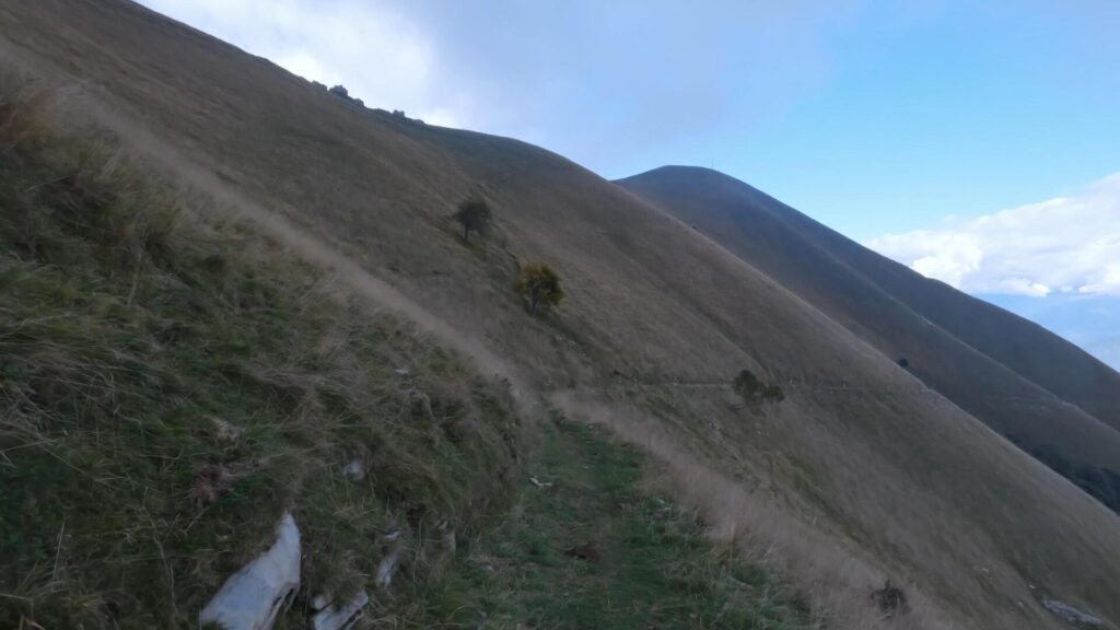 Ritorno sul sentiero dalla Vetta del Monte Crocione