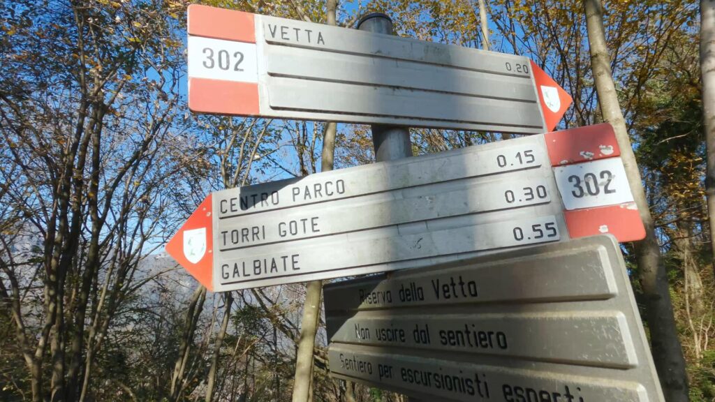 Cartelli in discesa per Galbiate