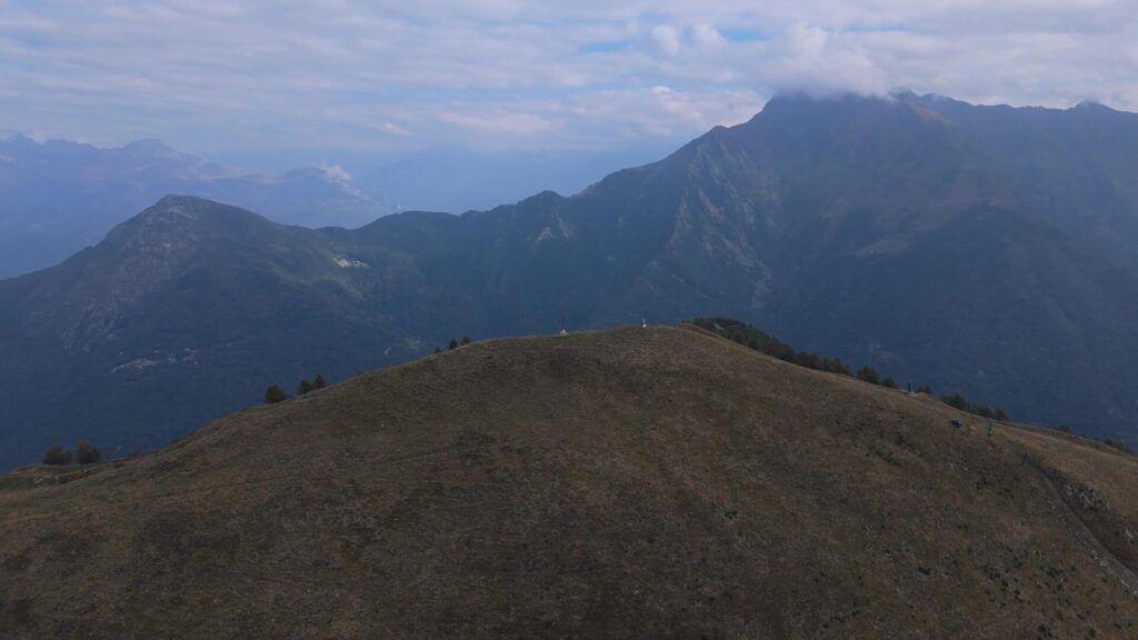 Legnone e Legnoncino dal Monte Muggio