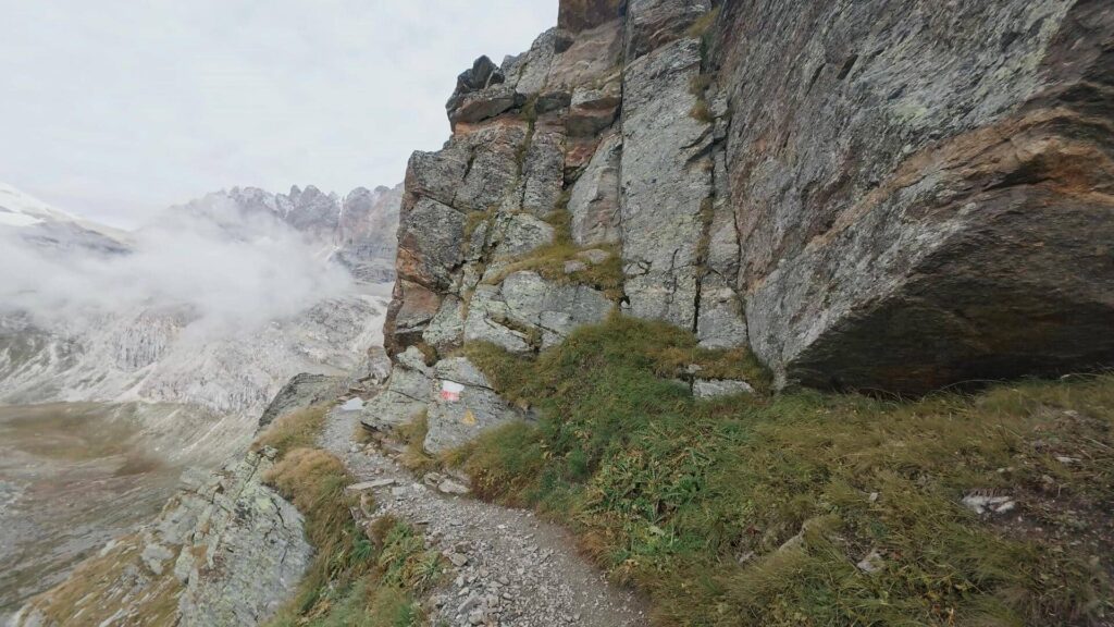 Sentiero per Rifugio Marinelli Bombardieri