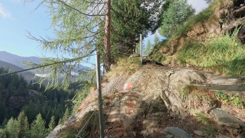 Primo tratto sentiero salita Rifugio Carate