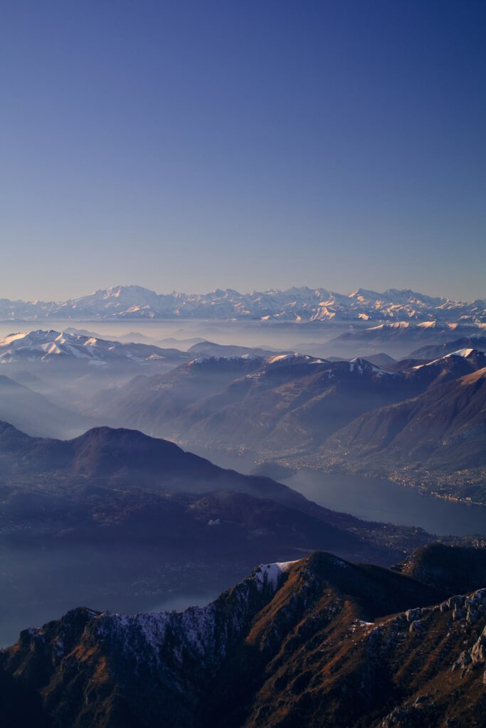 Panorami con Lago di Como dalla vetta della Grigna