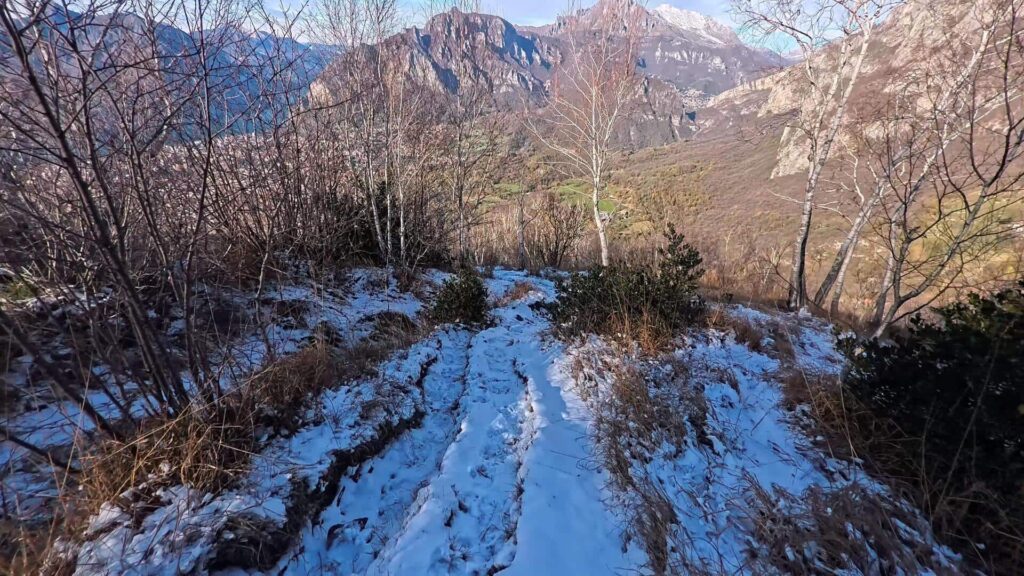 Sentiero di ritorno dal Monte Magnodeno