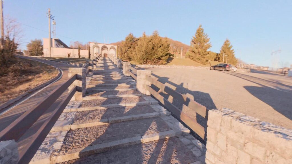 Parcheggio cimitero Roncola