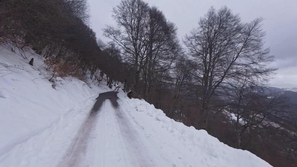 Strada per il parcheggio di Orimento