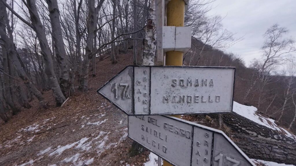 Indicazioni di sentieri