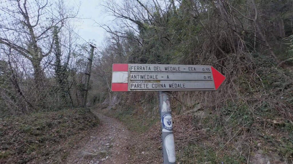 Indicazioni ferrata Medale