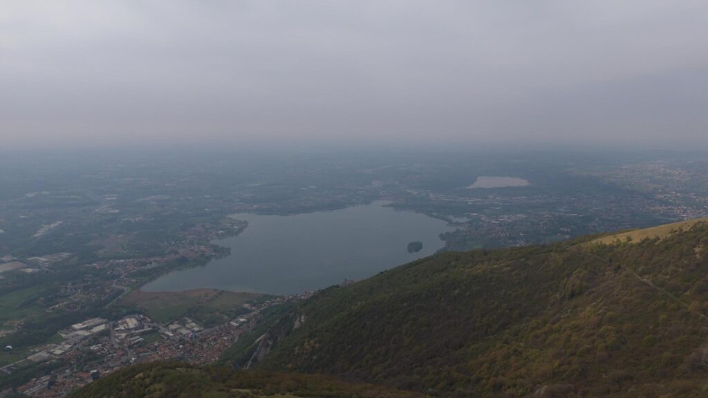 Lago di Pusiano dal Cornizzolo