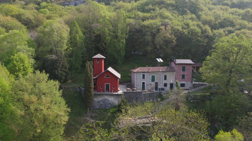 Chiesetta San Martino e rifugio Piazza