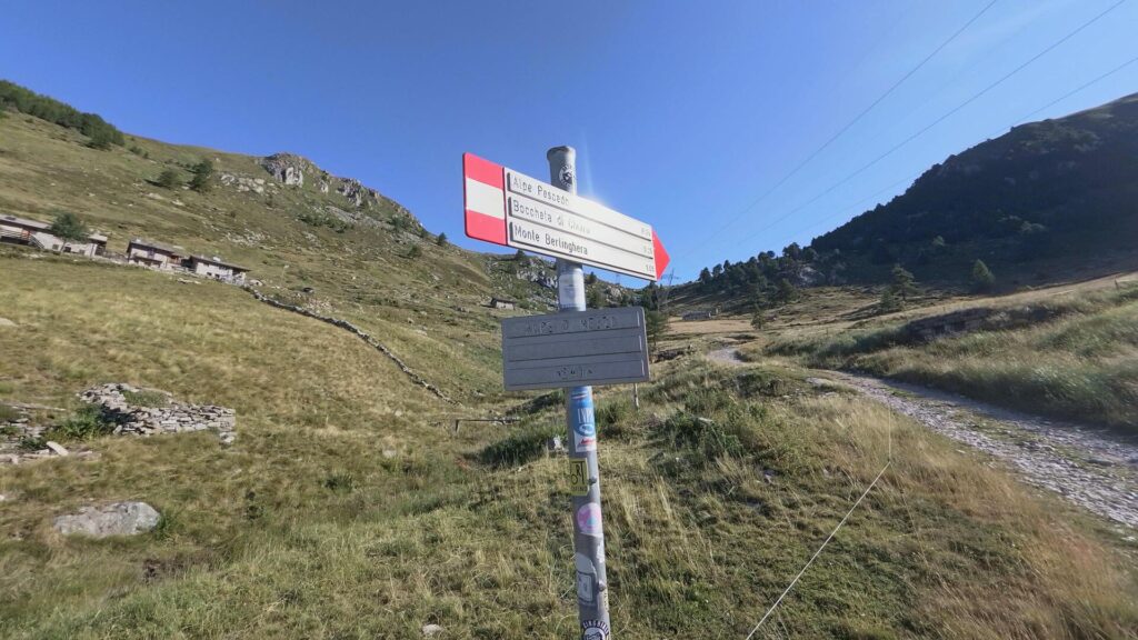 cartelli CAI con indicazioni Alpe di Mezzo