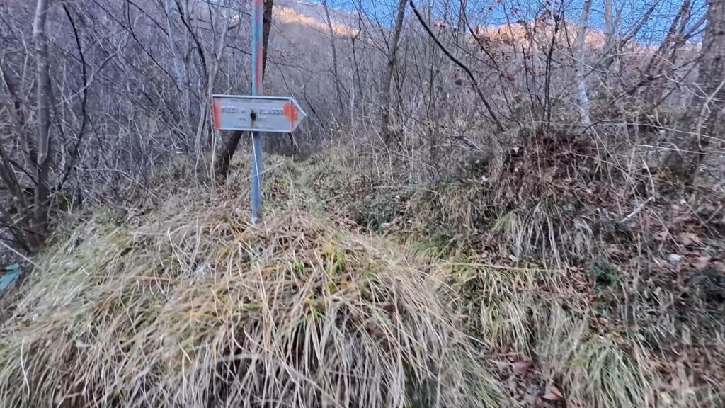 indicazione sentiero Pizzi di Parlasco