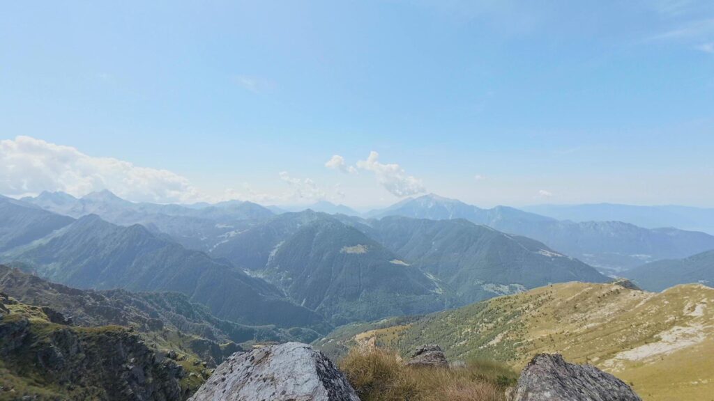 Panorami dal sentiero per Pizzo Alto