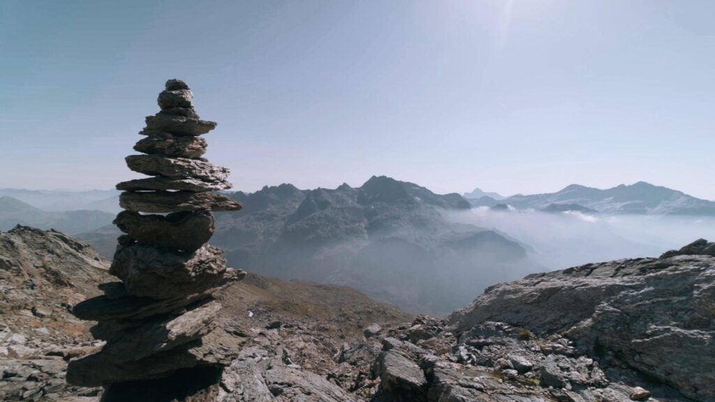 Omone in pietra sentiero Pizzo Tambò